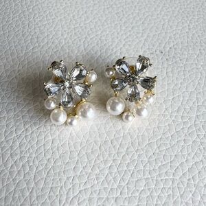 Flower Pearl Silver Gold White Stud Earrings bridal NWT New
